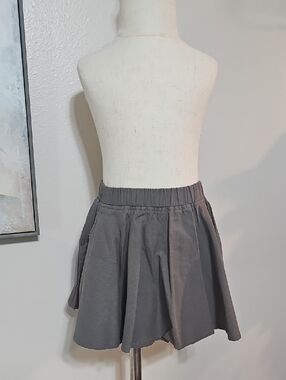 3 for $10 🐨 Gray Pleated Pocket Skirt Size 5 NWT